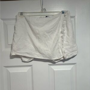 White Textured Mini Skirt